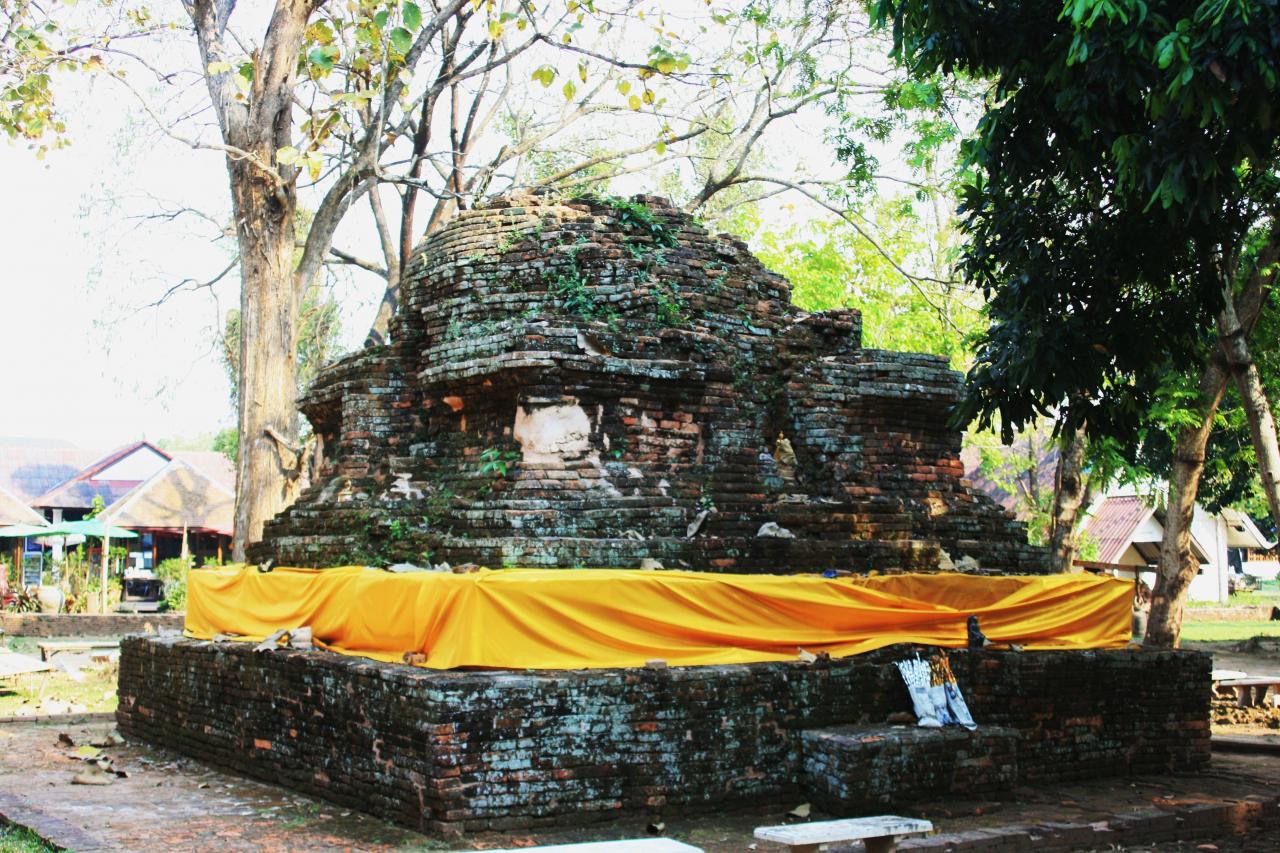 Wat-chedi-luang-Chiang-saen-11