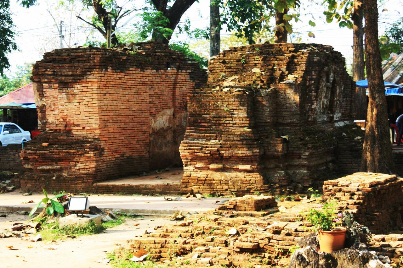 Wat-chedi-luang-Chiang-saen-7