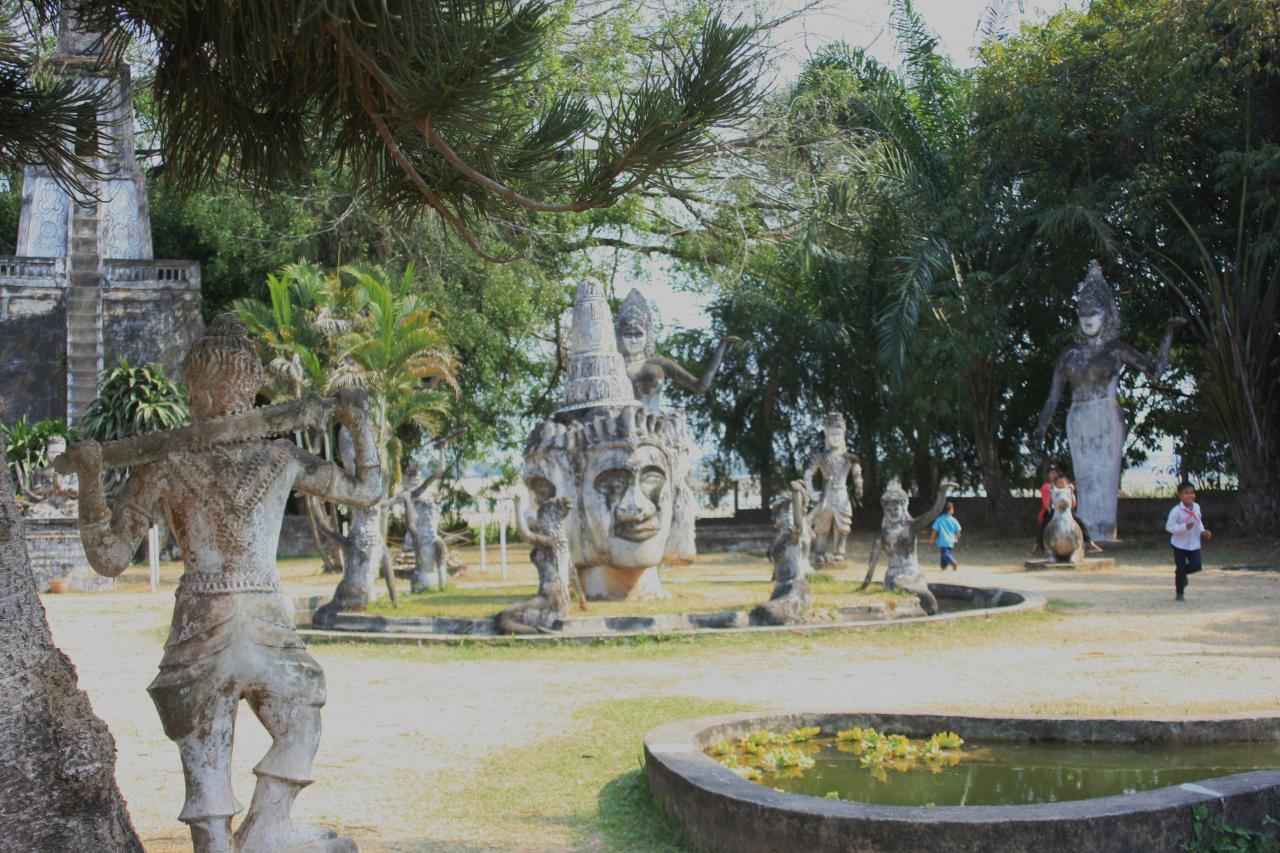 XiengKuane Buddha Park... Laos (16)