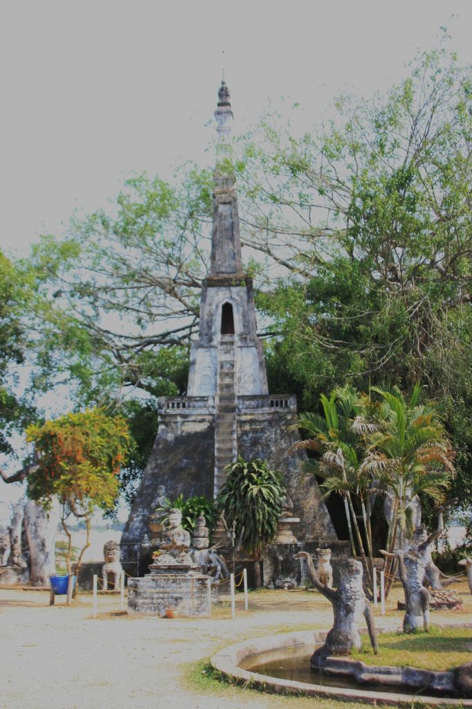 XiengKuane Buddha Park... Laos (17)