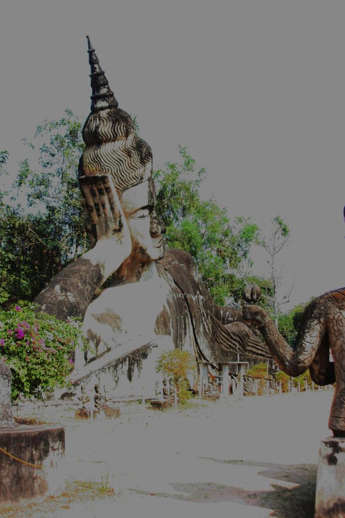XiengKuane Buddha Park... Laos (2)