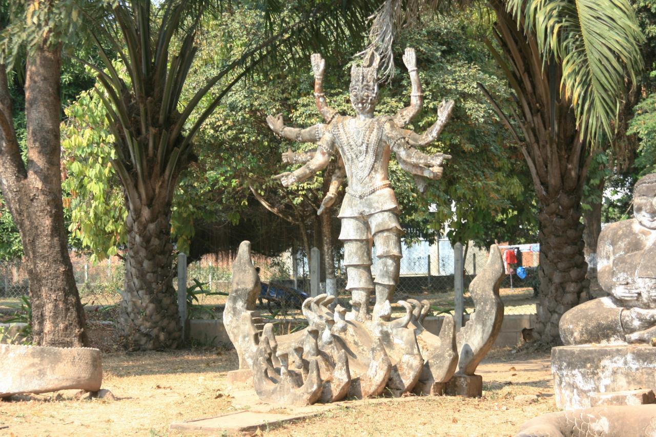 XiengKuane Buddha Park... Laos (23)