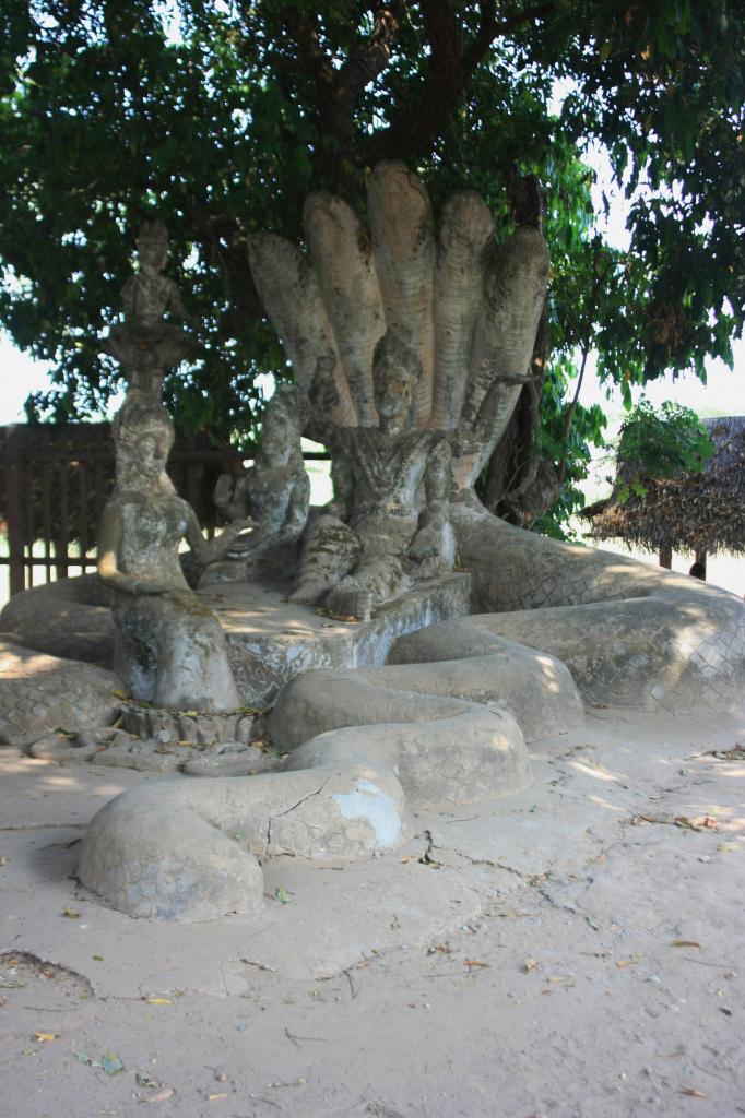 XiengKuane Buddha Park... Laos (27)