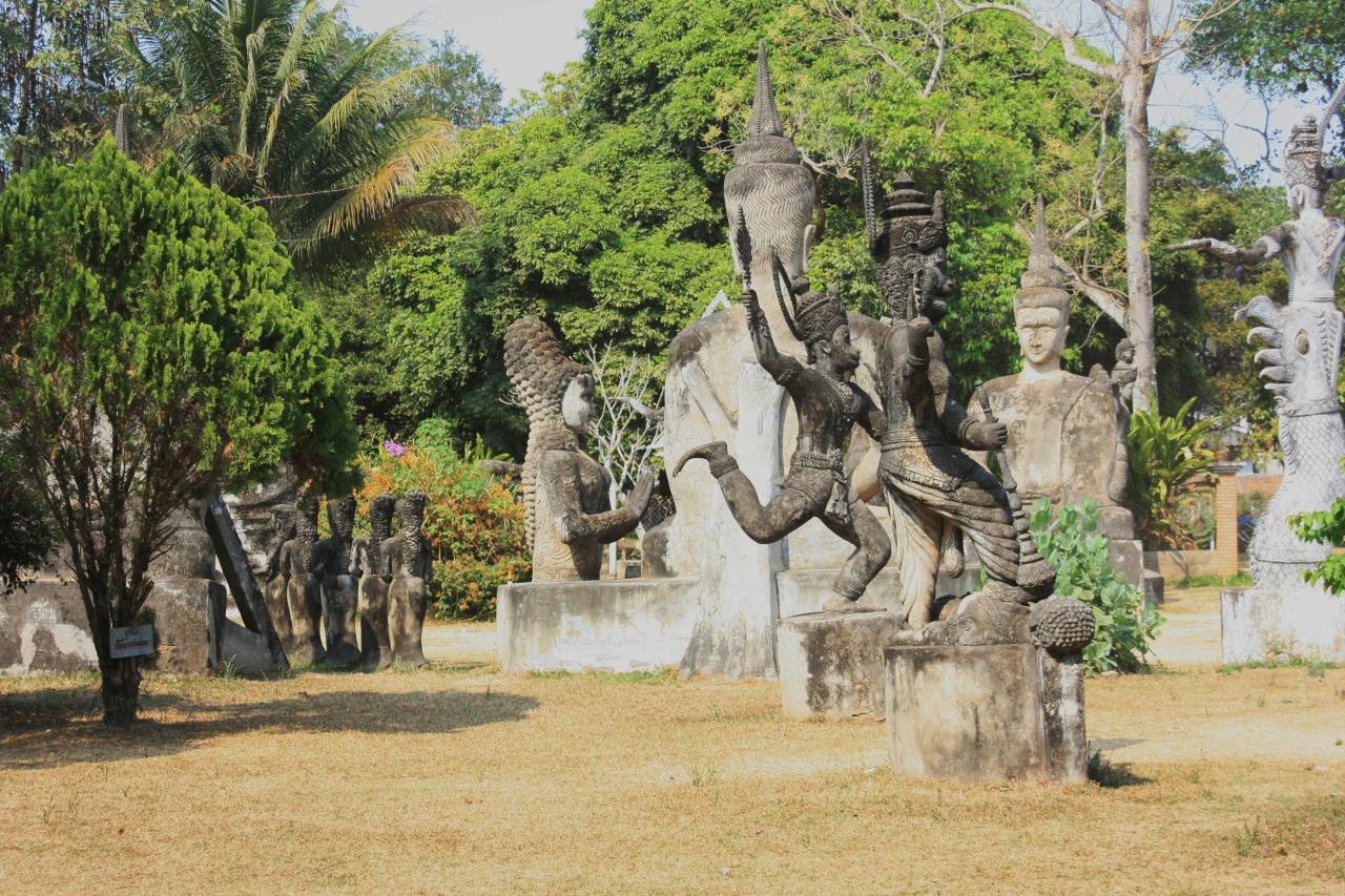 XiengKuane Buddha Park... Laos (39)