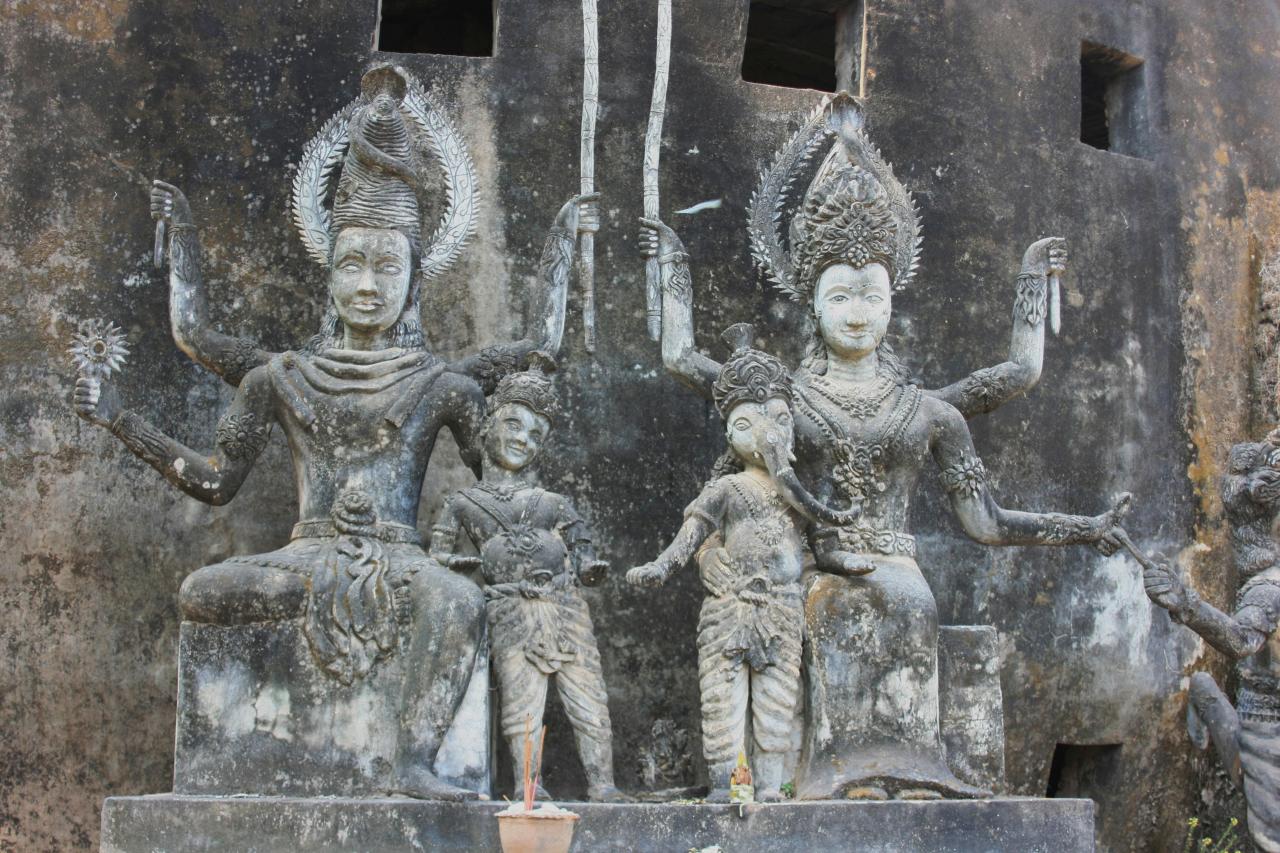 XiengKuane Buddha Park... Laos (46)