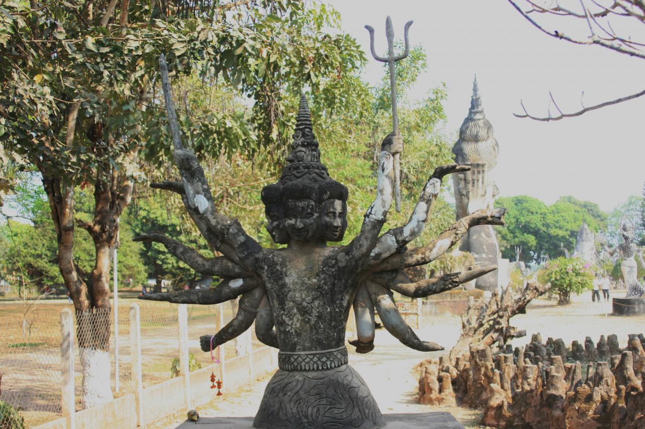 XiengKuane Buddha Park... Laos (49)